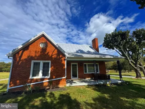 777 Lake Arrowhead Rd, Luray, VA 22835