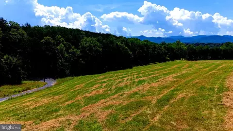 10 Shuler Ln, Stanley, VA 22851