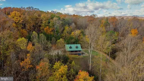 900 Crooked Run Rd, Shenandoah, VA 22849
