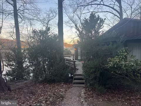 926 River Lodge Rd, Luray, VA 22835