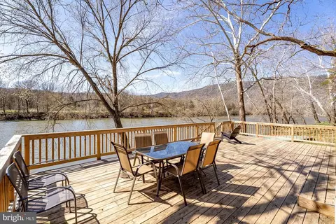 1660 Canoe River Dr, Rileyville, VA 22650