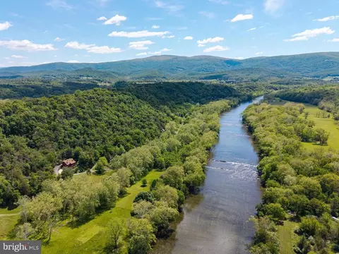 1660 Canoe River Dr, Rileyville, VA 22650