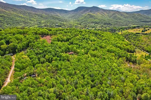Holiday Hill Road, Luray, VA 22835
