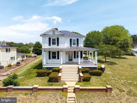 606 S First St S, Shenandoah, VA 22849