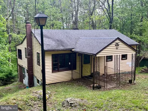 536 Circle Dr, Stanley, VA 22851