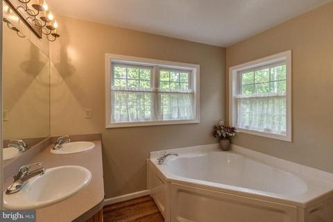 98 Richmond Rd, Castleton, VA 22716 photo 15