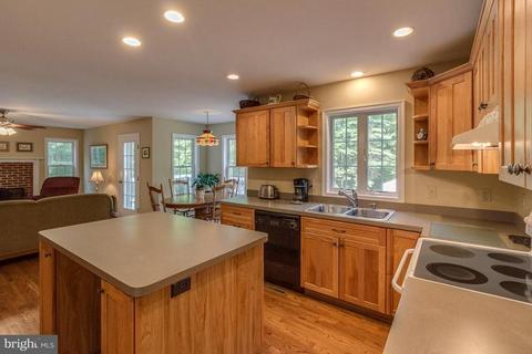 98 Richmond Rd, Castleton, VA 22716 photo 8
