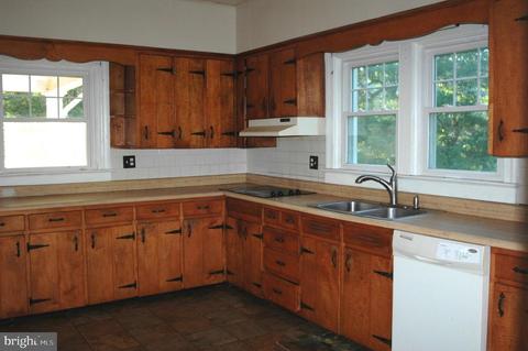 444 Scrabble Rd, Castleton, VA 22716 photo 32