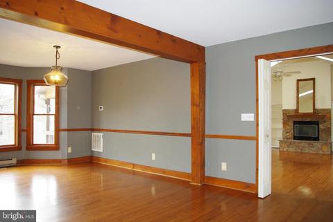 11 Gaschs Ln, Castleton, VA 22716 photo 8