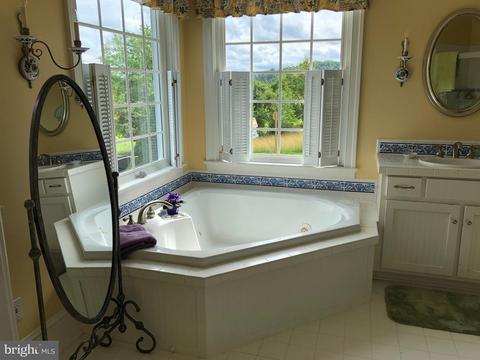 37 Ladybrook Ln, Washington, VA photo 28