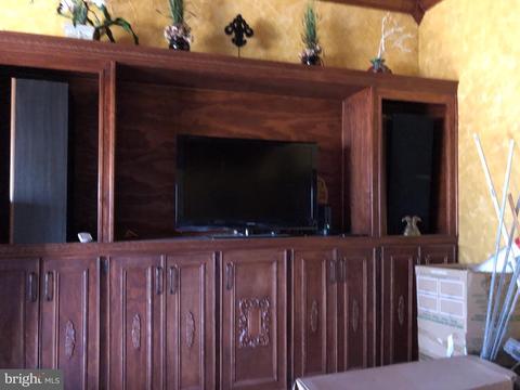 882 Scrabble Rd, Castleton, VA 22716 photo 9