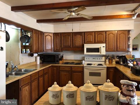 882 Scrabble Rd, Castleton, VA 22716 photo 13