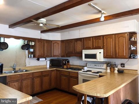 882 Scrabble Rd, Castleton, VA 22716 photo 12