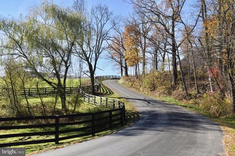 124 Rolling Rd, Sperryville, VA 22740 photo 2