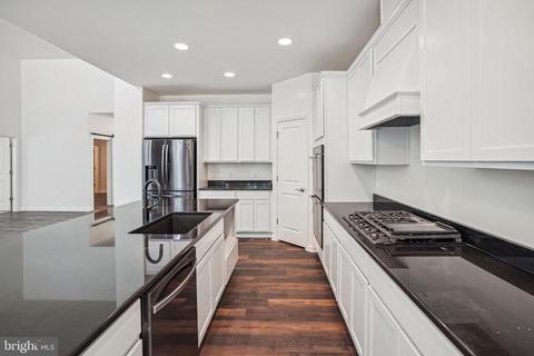 365 Castleton View Rd, Castleton, VA 22716 photo 3