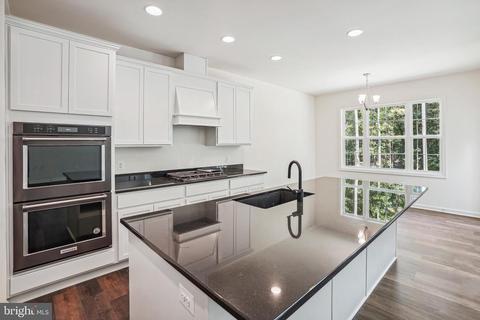 365 Castleton View Rd, Castleton, VA 22716 photo 2