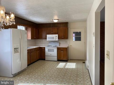 41 Comptons Rd, Castleton, VA 22716 photo 3