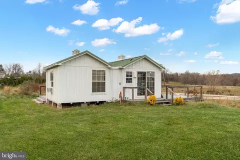 226 Lizzie Mills Rd, Castleton, VA 22716 photo 3