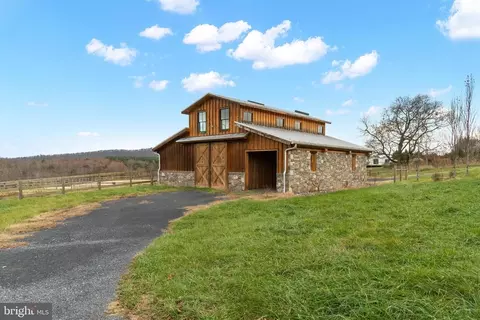 226 Lizzie Mills Rd, Castleton, VA 22716 photo 4