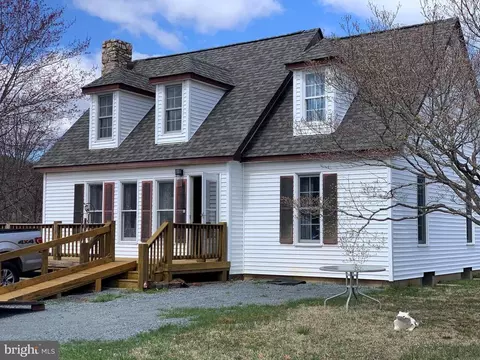663 Aaron Mountain Rd, Castleton, VA 22716 photo 2