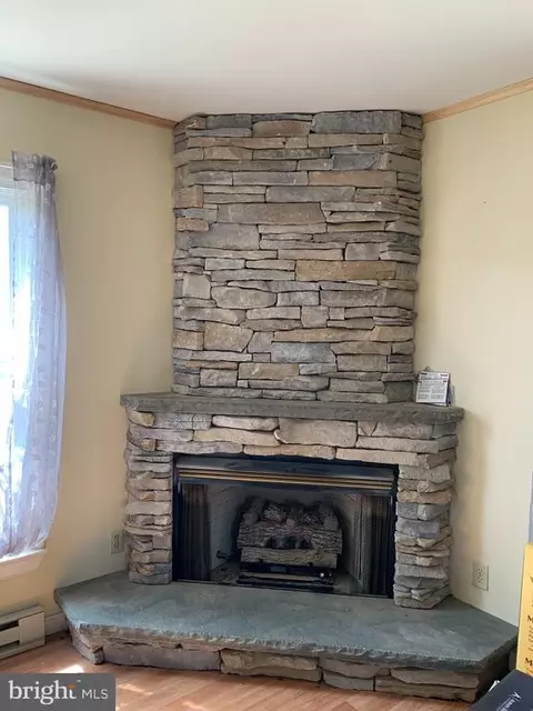663 Aaron Mountain Rd, Castleton, VA 22716 photo 5