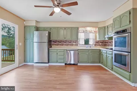 663 Aaron Mountain Rd, Castleton, VA 22716 photo 12