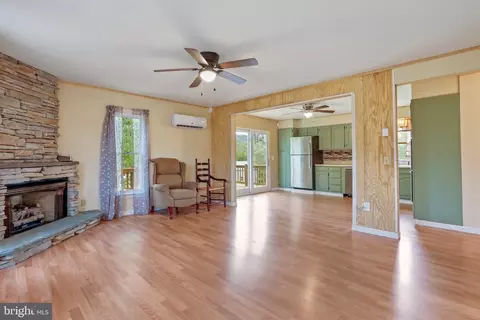 663 Aaron Mountain Rd, Castleton, VA 22716 photo 6