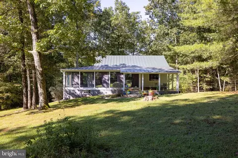 9 Aviator Ln, Castleton, VA 22716 photo 3