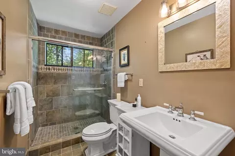 9 Aviator Ln, Castleton, VA 22716 photo 24