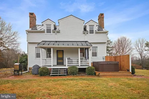 7 Rhododendron Ln, Castleton, VA 22716 photo 3