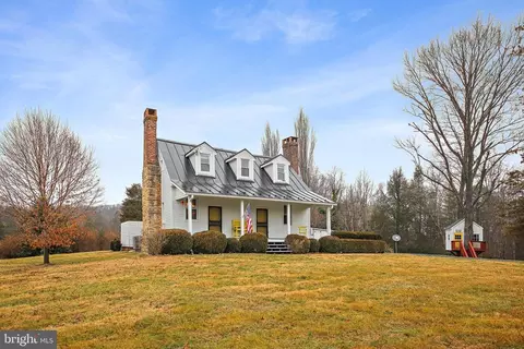 7 Rhododendron Ln, Castleton, VA 22716 photo 2