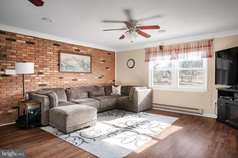 267 Aaron Mountain Rd, Castleton, VA 22716 photo 4
