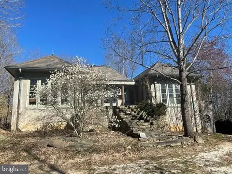 28 Hilltop Ln, Silver Spring, MD 20910 photo 2