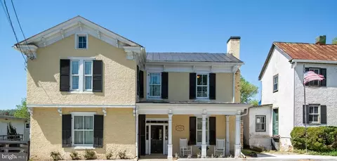 619 Zachary Taylor Hwy, Flint Hill, VA 22627