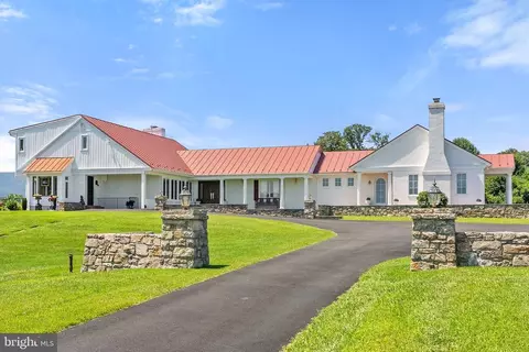 4 Windsor Lodge Ln, Huntly, VA 22640