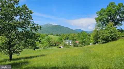 51 Sharp Rock Rd, Sperryville, VA 22740