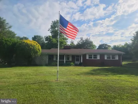 1699 Ft Valley Rd, Sperryville, VA 22740