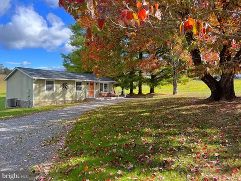 17 Peola Mills Rd, Sperryville, VA 22740