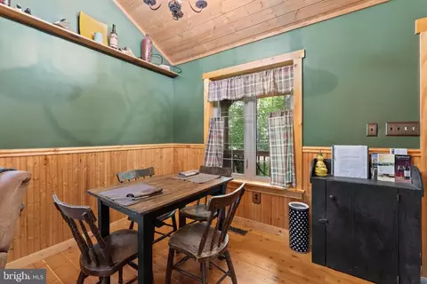 135 Apache Trl, Chester Gap, VA 22623 photo 14