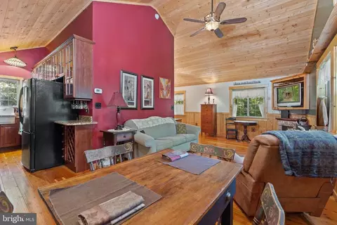 135 Apache Trl, Chester Gap, VA 22623 photo 15