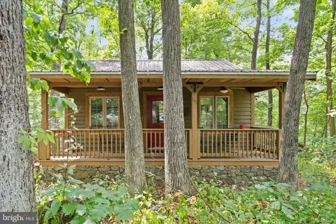 135 Apache Trl, Chester Gap, VA 22623 photo 3