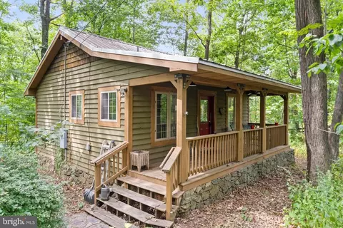 135 Apache Trl, Chester Gap, VA 22623 photo 2