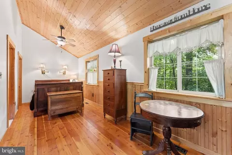 135 Apache Trl, Chester Gap, VA 22623 photo 19