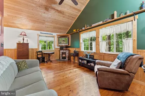135 Apache Trl, Chester Gap, VA 22623 photo 16
