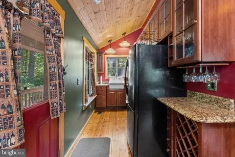135 Apache Trl, Chester Gap, VA 22623 photo 6