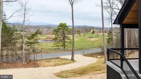 448 Castleton View Rd, Castleton, VA 22716 photo 2