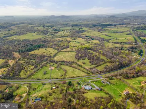 Lee Highway, Washington, VA photo 19