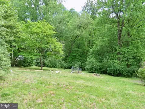240 Whorton Hollow Rd, Castleton, VA 22716 photo 8
