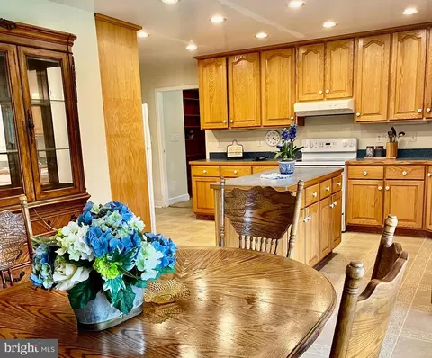 455 Richmond Rd, Castleton, VA 22716 photo 11