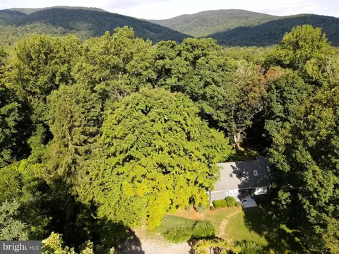 55 Mill Hill Rd, Huntly, VA 22640 photo 3